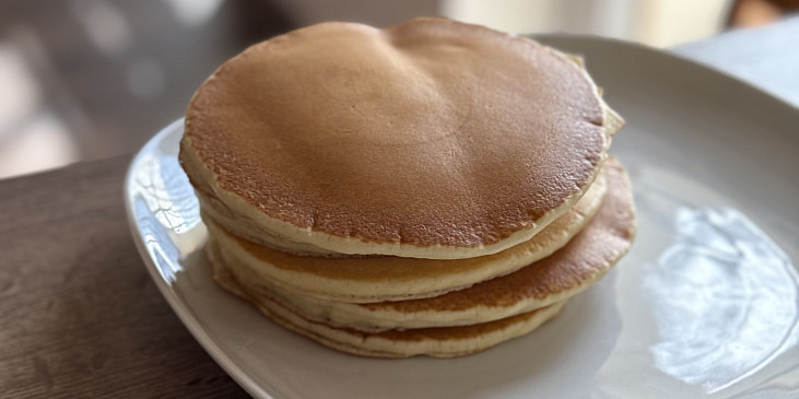 Americké lívance s javorovým sirupem