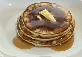 Americké lívance s javorovým sirupem