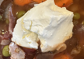 Fazolová polévka rychlá (Zbyl mě hrášek , tak jsem ho přidala ♥️)