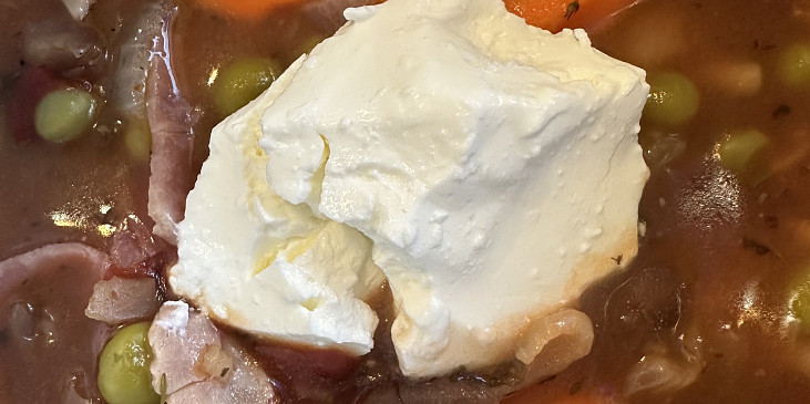 Fazolová polévka rychlá (Zbyl mě hrášek , tak jsem ho přidala ♥️)