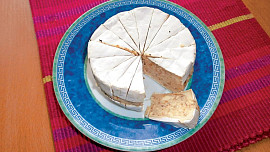 Hermelín plněný ořechovou nádivkou