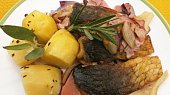 Kapřík podle pánů z Rožmberka s bramborami