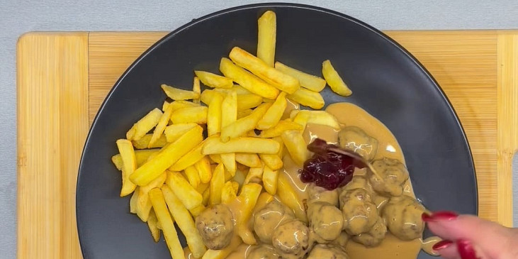 Masové kuličky s omáčkou (jako z Ikey)