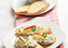 Nivová s ořechy a jablkem