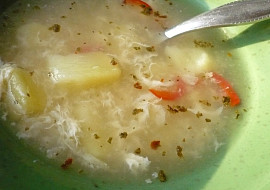 Pikantní česneková polévka