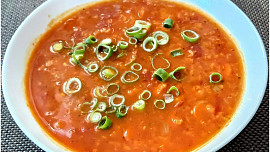 Polévka s červenou čočkou a mrkví