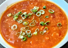 Polévka s červenou čočkou a mrkví