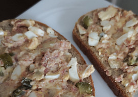 Pomazánka z vepřovky s vejcem