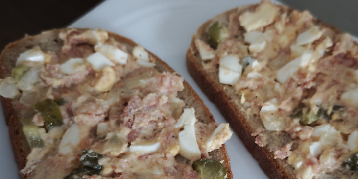 Pomazánka z vepřovky s vejcem