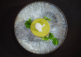 Tuňákový tatarák s avokádovým pyré podle Marka Raditsche