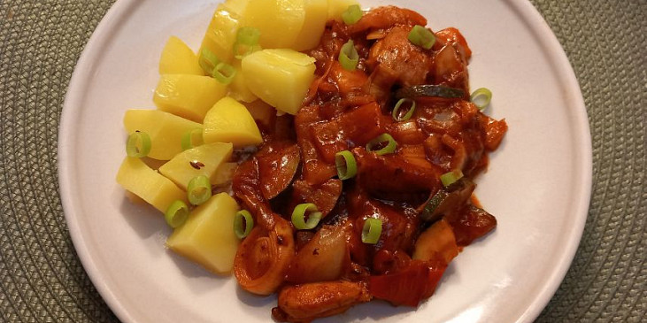 Zeleninová směs na vepřovém plátku