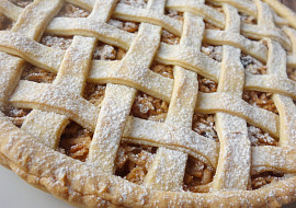 Jablečný linecký koláč