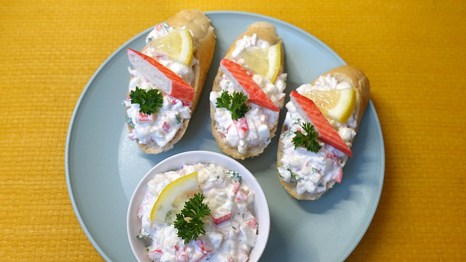 Jednohubky s krabí pomazánkou