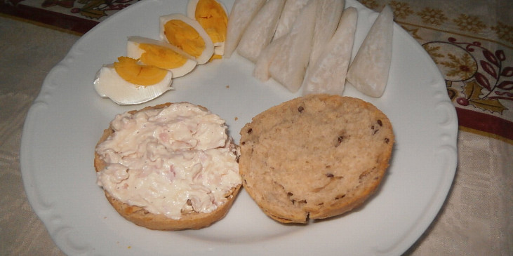 Křenová pomazánka se šunkou