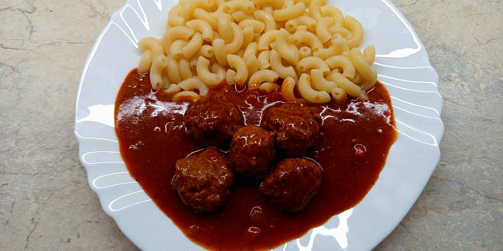 Masové kuličky na způsob guláše