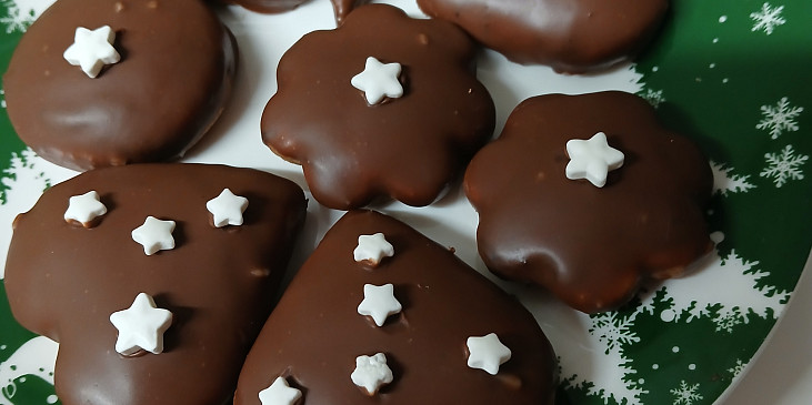 Měkké perníčky s čokoládovou polevou