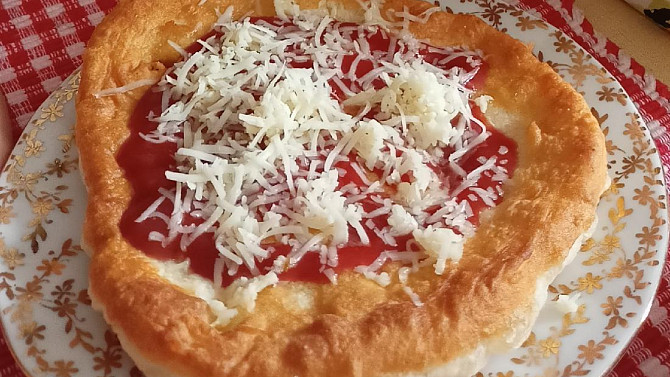 Nadýchané domácí langoše s jogurtem