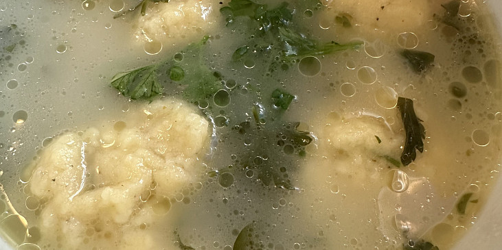 Polévka z petrželové natě (Petrzelkova ♥️)