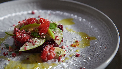 Tatarák z červené řepy s estragonovou majonézou podle Honzy Punčocháře