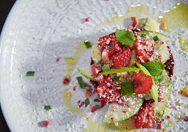 Tatarák z červené řepy s estragonovou majonézou podle Honzy Punčocháře