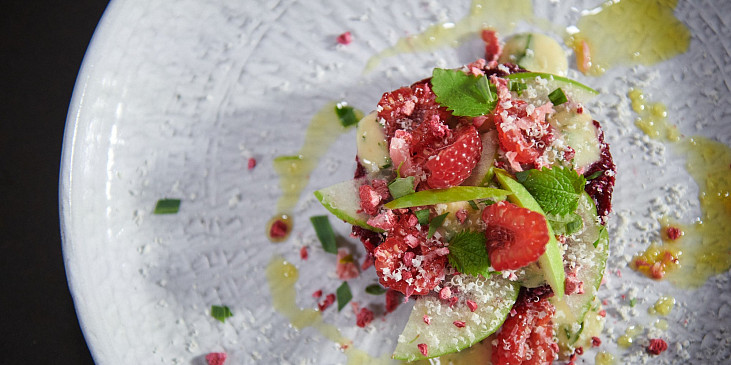 Tatarák z červené řepy s estragonovou majonézou podle Honzy Punčocháře