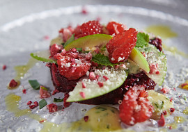 Tatarák z červené řepy s estragonovou majonézou podle Honzy Punčocháře