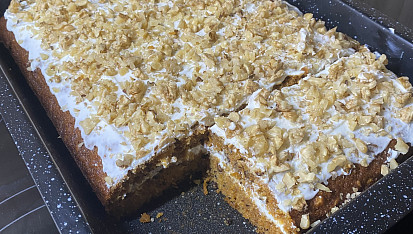 Vláčný mrkvový dort