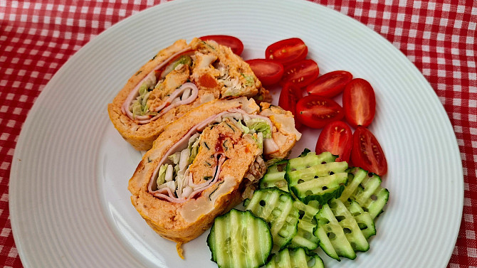 Zeleninová roláda se sýrem a šunkou