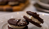 Čokoládové dortíčky plněné vanilkovým krémem podle Josefa Maršálka