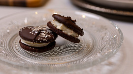 Čokoládové dortíčky plněné vanilkovým krémem podle Josefa Maršálka