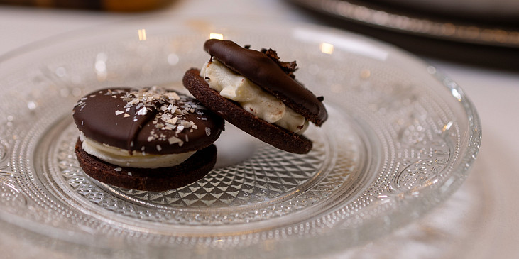 Čokoládové dortíčky plněné vanilkovým krémem podle Josefa Maršálka