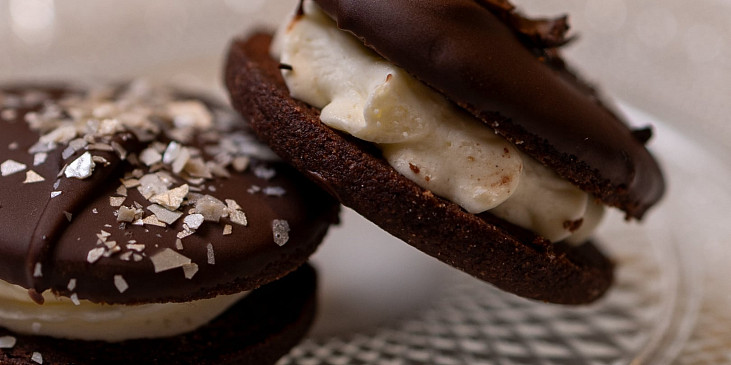 Čokoládové dortíčky plněné vanilkovým krémem podle Josefa Maršálka