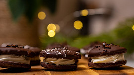 Čokoládové dortíčky plněné vanilkovým krémem podle Josefa Maršálka