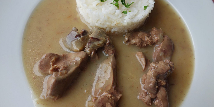 Drůbeží játra na cibulce s rýží