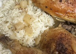 Dušená rýže (Rýže a kuře na špeku)