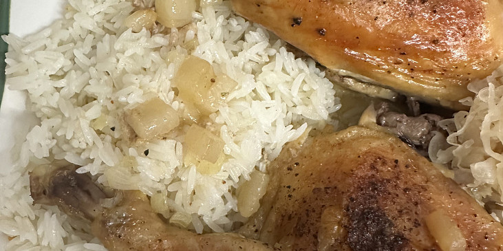 Dušená rýže (Rýže a kuře na špeku)