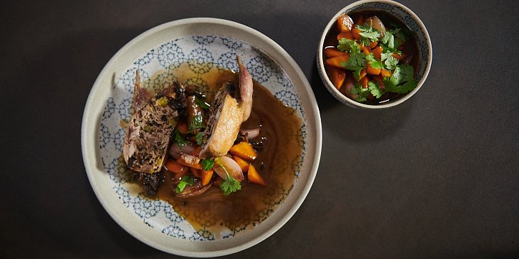 Křepelka s karamelizovanou zeleninou podle Honzy Punčocháře