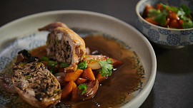 Křepelka s karamelizovanou zeleninou podle Honzy Punčocháře