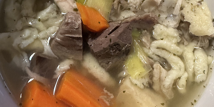 Slepičí polévka s noky (Skepičí s haluškami ♥️)