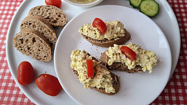 Avokádová pomazánka s Lučinou (vhodná pro diabetiky)