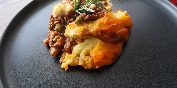 Cottage pie - pečená kaše s masovou směsí