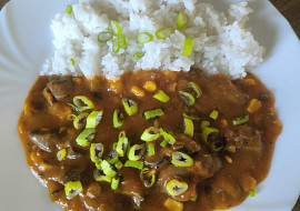 Kuřecí játra s kukuřicí v rajčatech