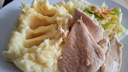 Dietní kuřecí prso s bramborovou kaší