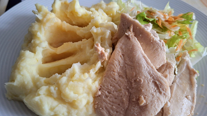 Dietní kuřecí prso s bramborovou kaší