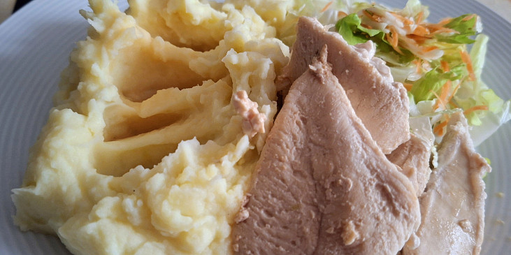 Dietní kuřecí prso s bramborovou kaší