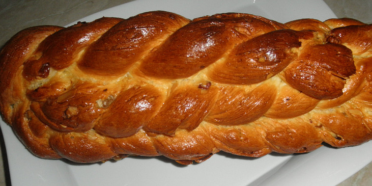 Máslová vánočka s rozinkami (Máslová vánočka s rozinkami)