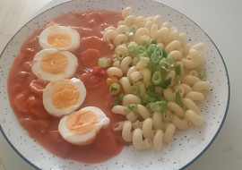 Paprikový perkelt s vařenými vejci