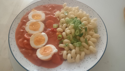 Paprikový perkelt s vařenými vejci