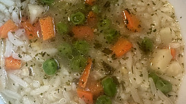 Polévka s rýží a hráškem