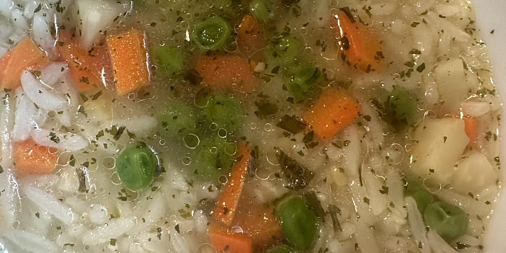 Polévka s rýží a hráškem (Rýžová s hráškem ♥️)